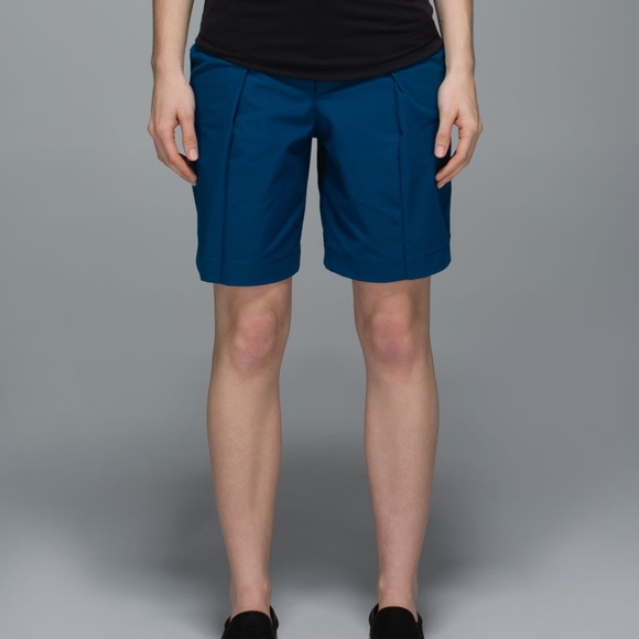 Lululemon Long Story Blue Women's Bermuda Shorts Poseidon Color  Size 4 - Picture 7 of 8